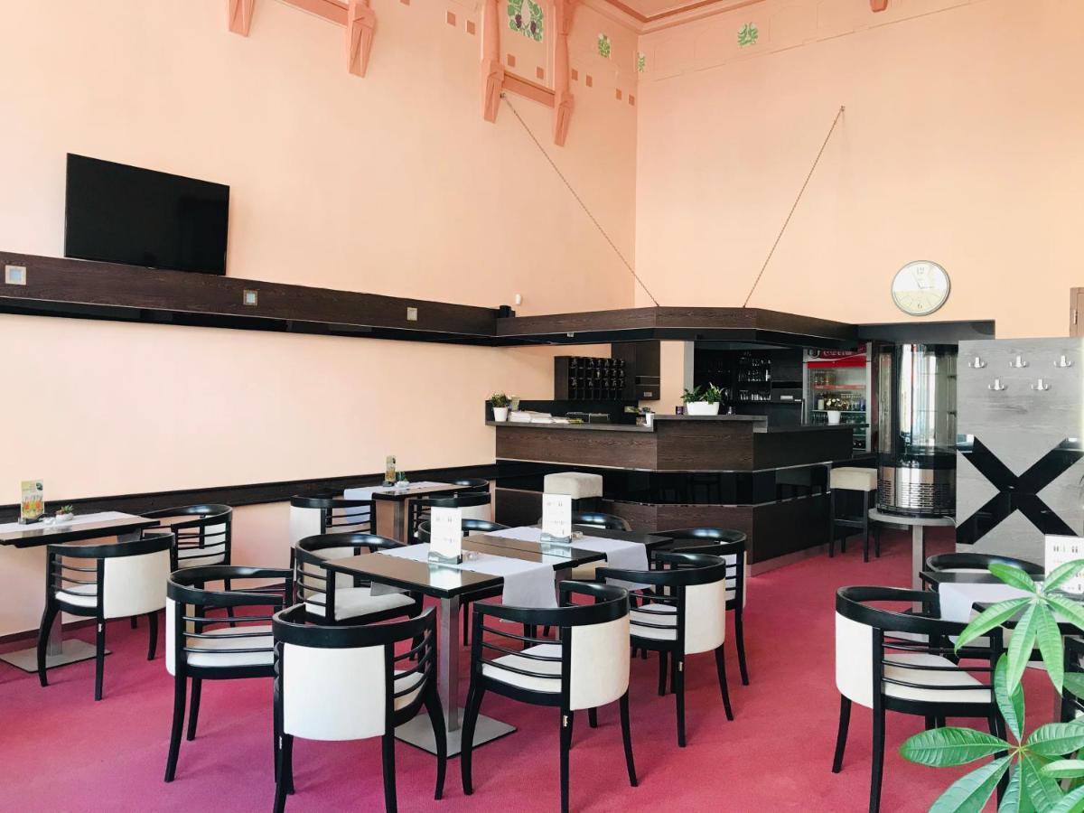 Hotel Bila Ruze Strakonice Ngoại thất bức ảnh